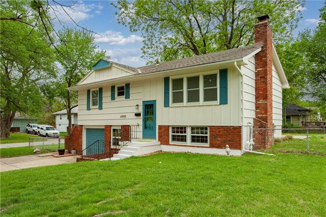 6905 E 136 Street, Grandview, MO 64030