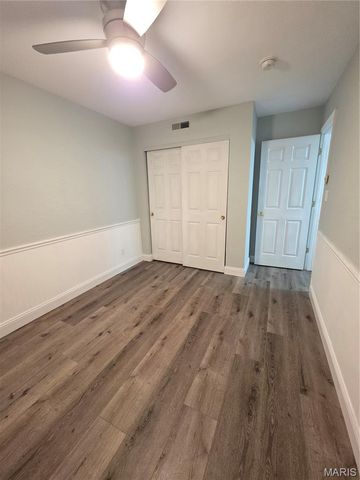 1968 Greenglen Drive 101, Kirkwood, MO 63122