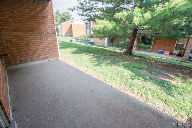 1968 Greenglen Drive 101, Kirkwood, MO 63122