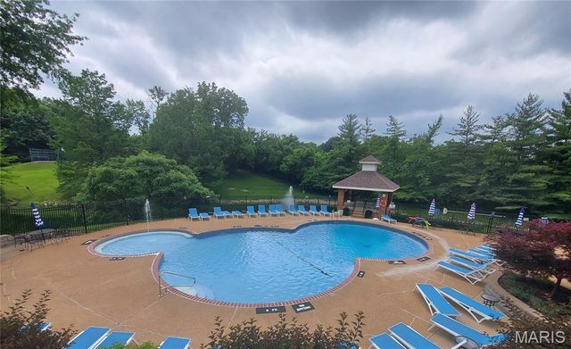 1968 Greenglen Drive 101, Kirkwood, MO 63122