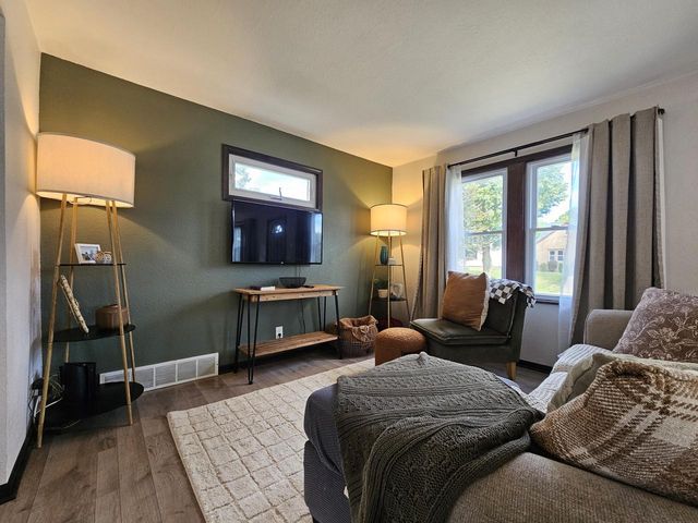 2357 S 80th STREET, West Allis, WI 53219