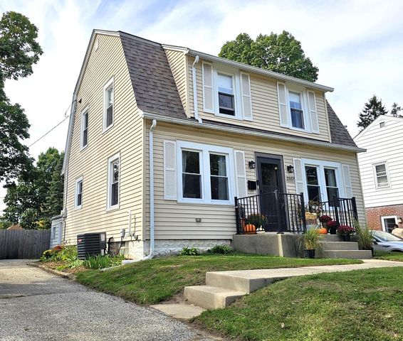 2357 S 80th STREET, West Allis, WI 53219