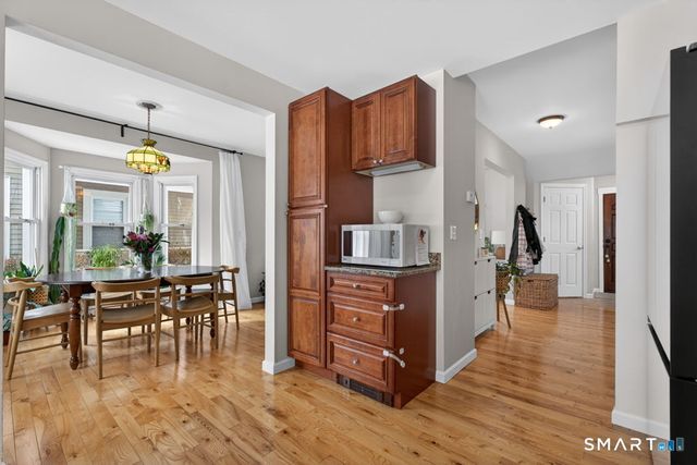 14 Warren Street, New London, CT 06320