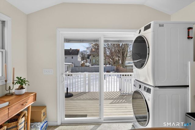 14 Warren Street, New London, CT 06320