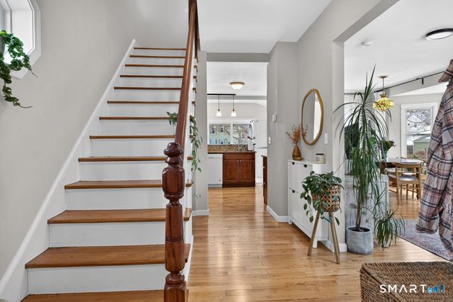 14 Warren Street, New London, CT 06320