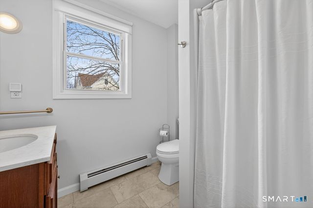 14 Warren Street, New London, CT 06320