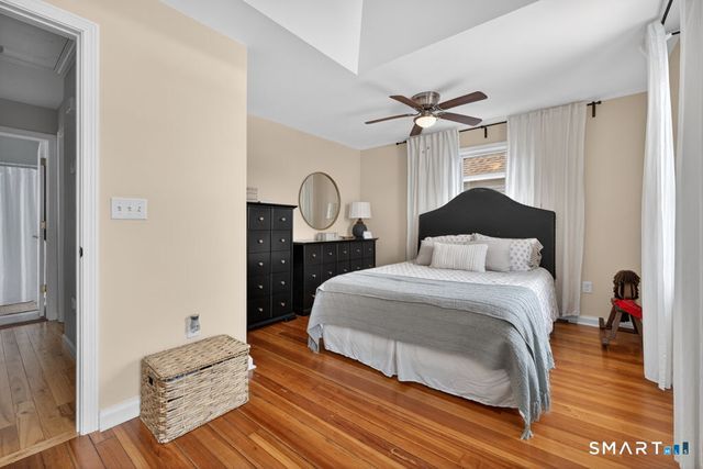 14 Warren Street, New London, CT 06320