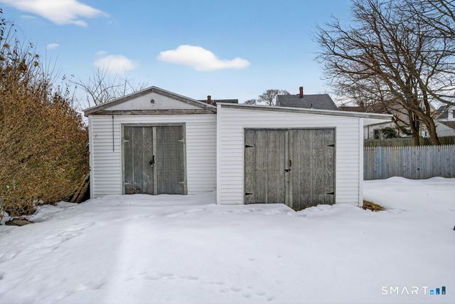 14 Warren Street, New London, CT 06320