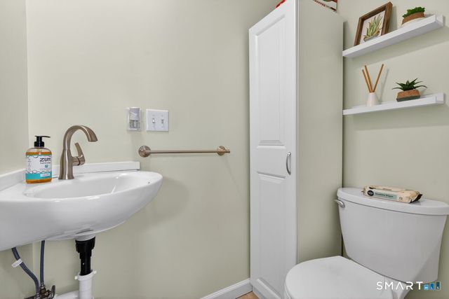 14 Warren Street, New London, CT 06320