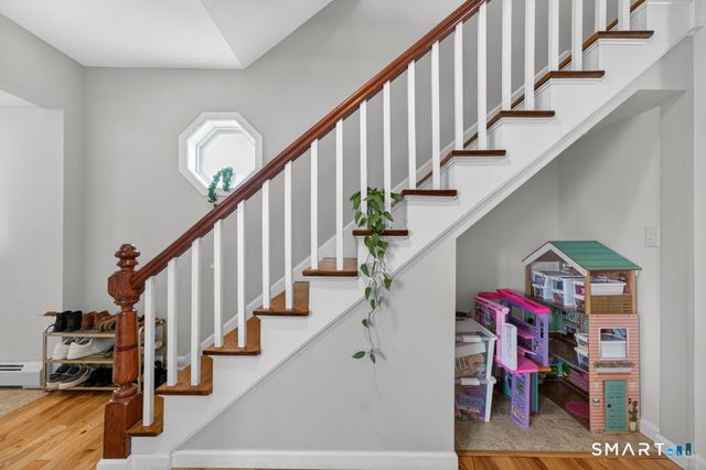 14 Warren Street, New London, CT 06320