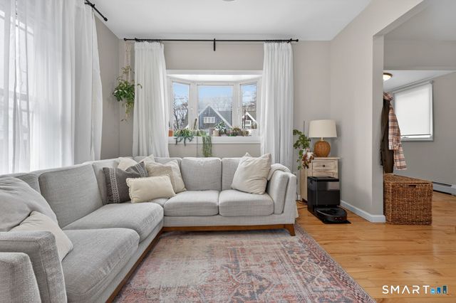 14 Warren Street, New London, CT 06320