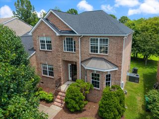 6361 Sunnywood Dr, Antioch, TN 37013