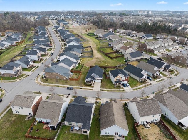 2060 Hickory Brook Dr, Hermitage, TN 37076