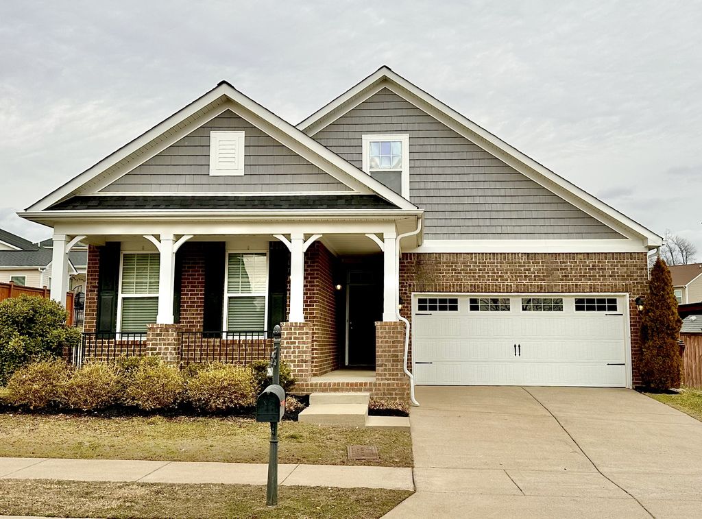 2060 Hickory Brook Dr, Hermitage, TN 37076