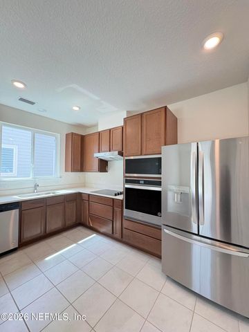 302 RAMBLING BROOK Trail, St. Johns, FL 32259