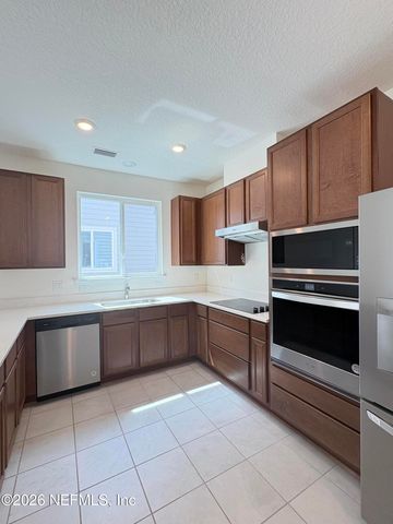 302 RAMBLING BROOK Trail, St. Johns, FL 32259