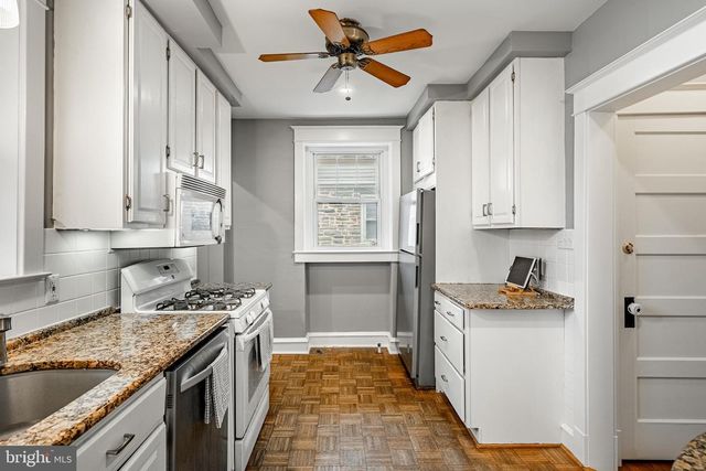 1122 MONTGOMERY AVE, Narberth, PA 19072