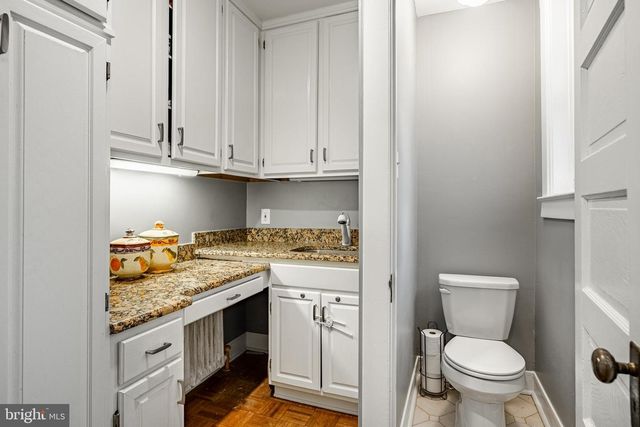 1122 MONTGOMERY AVE, Narberth, PA 19072