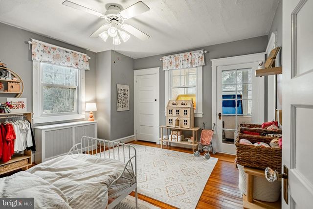 1122 MONTGOMERY AVE, Narberth, PA 19072