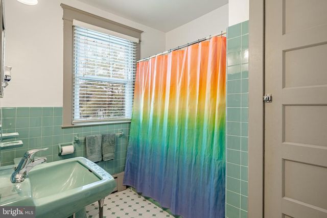 1122 MONTGOMERY AVE, Narberth, PA 19072