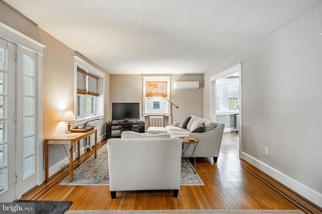 1122 MONTGOMERY AVE, Narberth, PA 19072