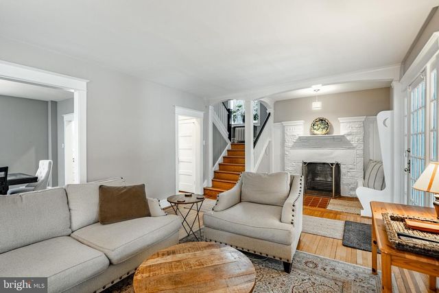 1122 MONTGOMERY AVE, Narberth, PA 19072