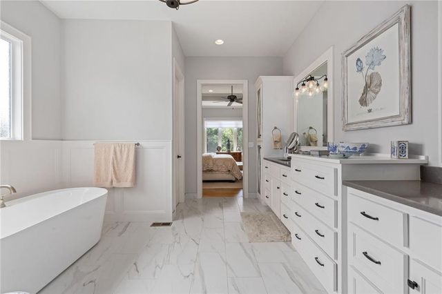 21303 W 94th Terrace, Lenexa, KS 66220
