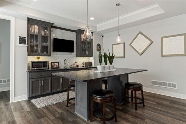 21303 W 94th Terrace, Lenexa, KS 66220