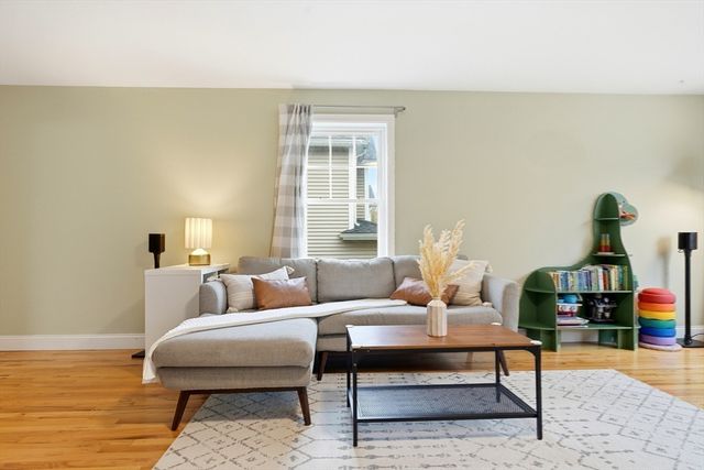 30 Webster St 3, Needham, MA 02494