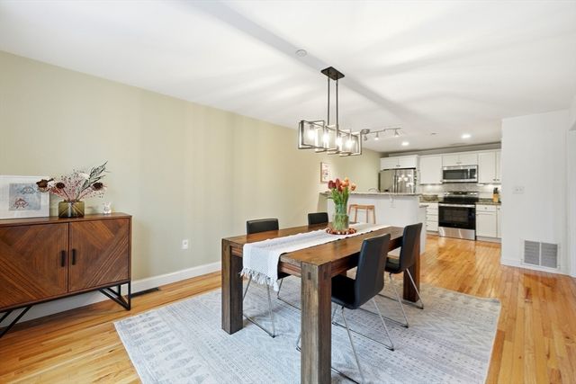 30 Webster St 3, Needham, MA 02494