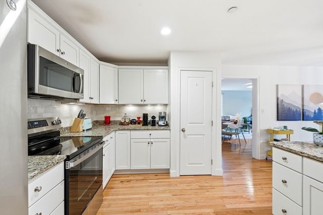 30 Webster St 3, Needham, MA 02494