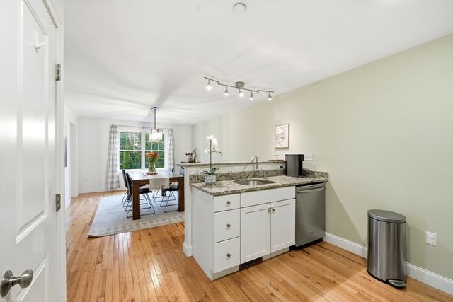 30 Webster St 3, Needham, MA 02494