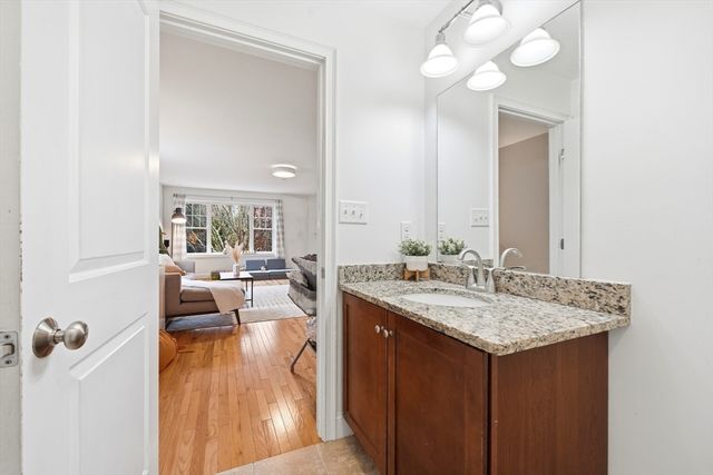 30 Webster St 3, Needham, MA 02494