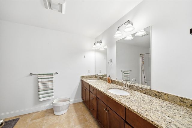 30 Webster St 3, Needham, MA 02494