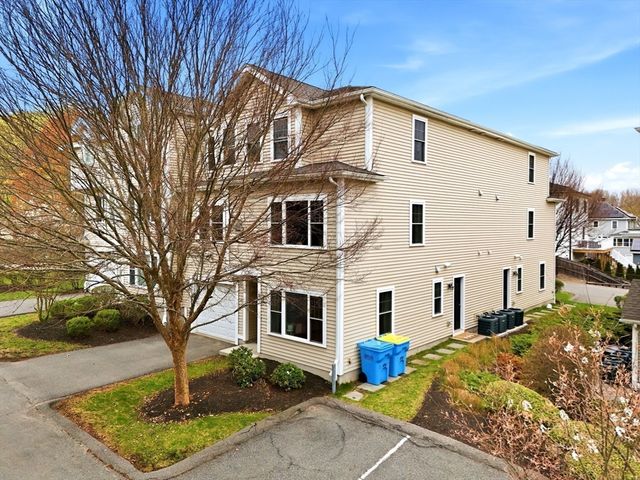 30 Webster St 3, Needham, MA 02494