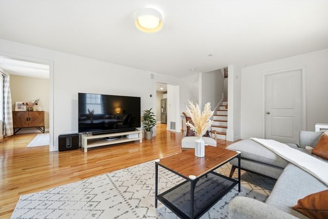 30 Webster St 3, Needham, MA 02494