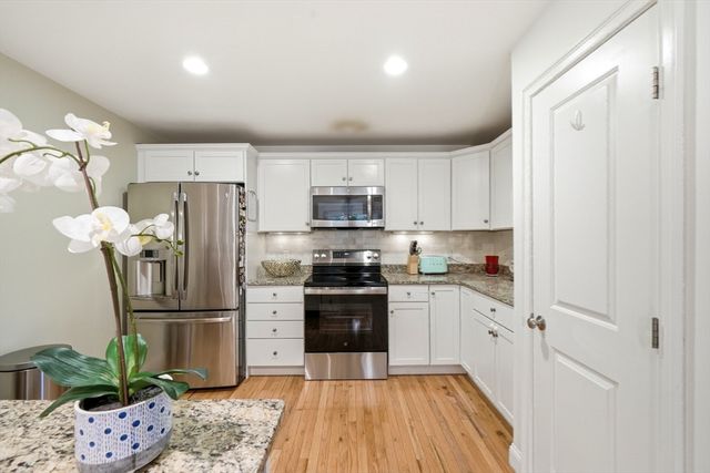 30 Webster St 3, Needham, MA 02494