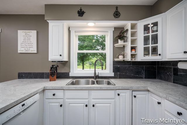 8022 Kraft Avenue SE, Caledonia, MI 49316