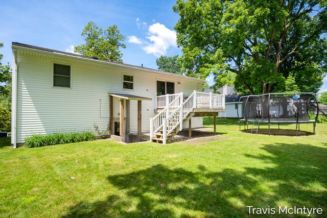 8022 Kraft Avenue SE, Caledonia, MI 49316
