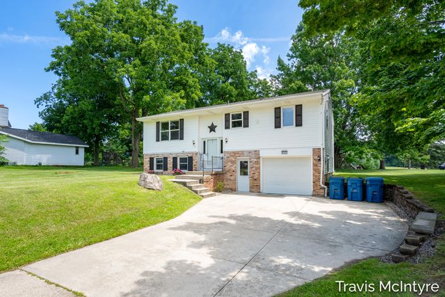 8022 Kraft Avenue SE, Caledonia, MI 49316