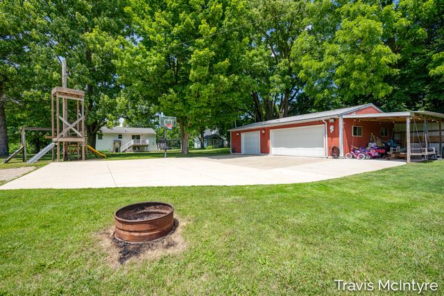 8022 Kraft Avenue SE, Caledonia, MI 49316