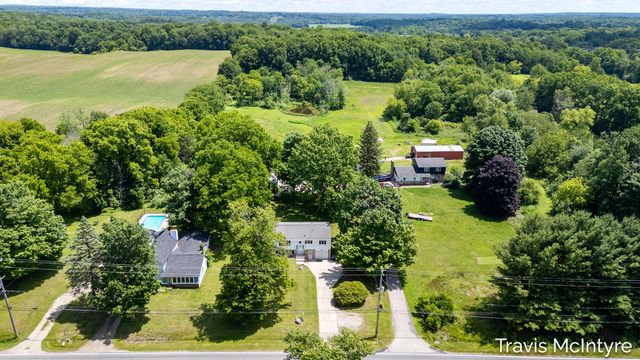 8022 Kraft Avenue SE, Caledonia, MI 49316