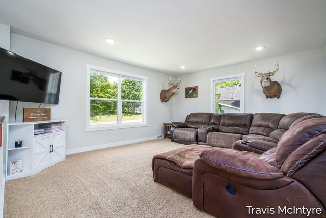 8022 Kraft Avenue SE, Caledonia, MI 49316