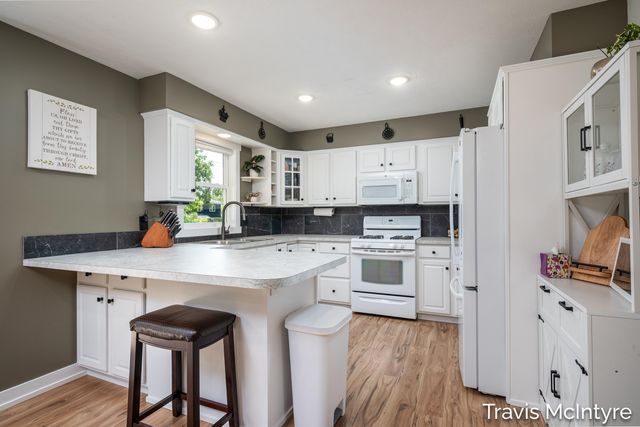 8022 Kraft Avenue SE, Caledonia, MI 49316
