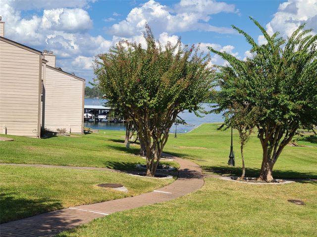 102C Lakeview Terrace, Montgomery, TX 77356