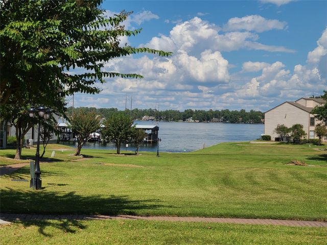 102C Lakeview Terrace, Montgomery, TX 77356