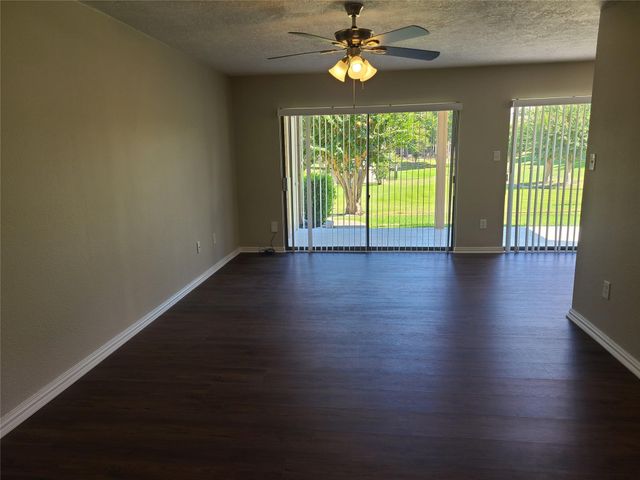 102C Lakeview Terrace, Montgomery, TX 77356