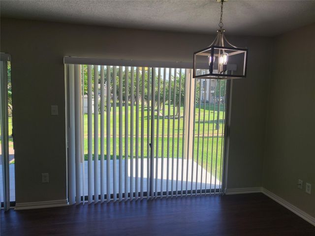 102C Lakeview Terrace, Montgomery, TX 77356