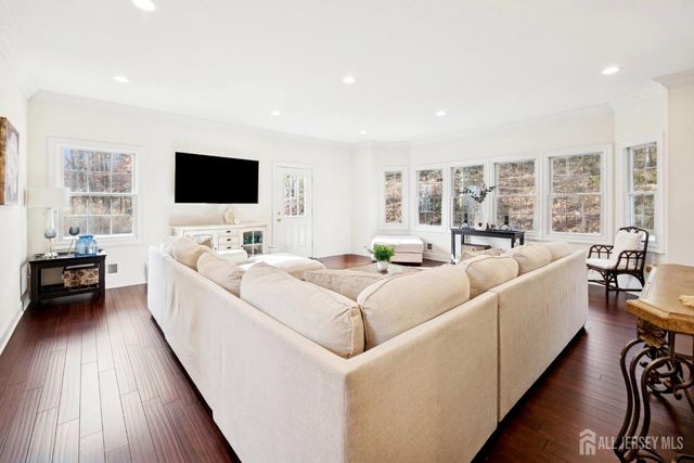 1121 N Washington Avenue N 23, Green Brook, NJ 08812
