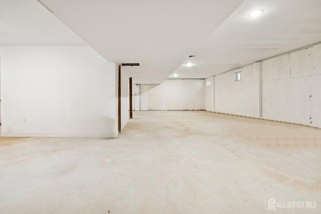 1121 N Washington Avenue N 23, Green Brook, NJ 08812